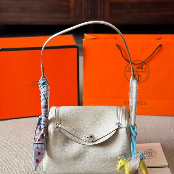 Hermes Lindy, Hermes Lindy Clemence, Hermes Lindy ブラックレザー，Hermes ワンショルダーハンドバッグ ミニ，Hermes I2 ナタ バッグ，Hermes Lindy クリームホワイト，Hermes Clemence レザー バッグ
