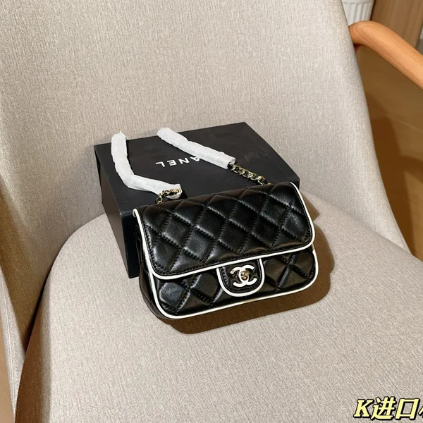 CHANEL 羊の皮 ショルダーバッグ，CHANEL 黑白パンダ配色 バッグ，CHANEL 女性用 ショルダーバッグ，CHANEL 羊の皮 ハイブランドバッグ，CHANEL パンダ配色 レディースバッグ，CHANEL 黑白配色 ショルダーバッグ，CHANEL 羊の皮 個性的バッグ