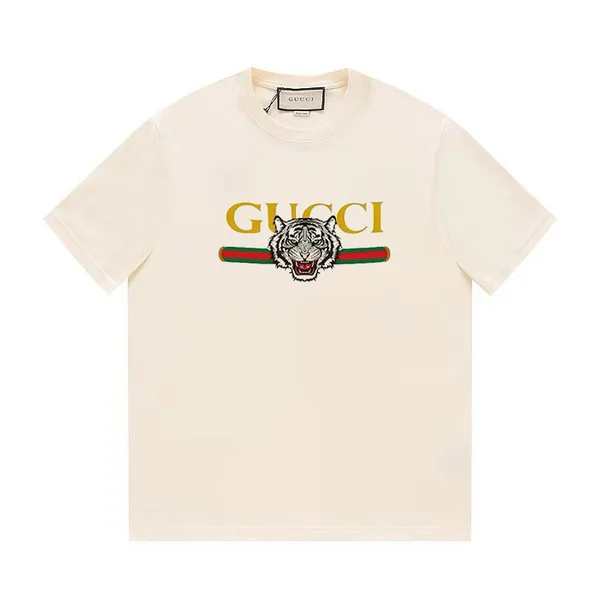 Gucci 新款 T シャツ，シンプル印花 デジタルプリント，カーキ色 T シャツ，色彩搭配 ファッション，快適着心地 トップス，男女同款 T シャツ，デジタルプリント工芸 ガーメント