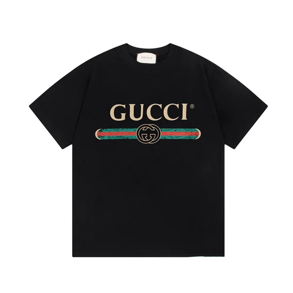Gucci 古驰，クラシックロゴ ブラック T シャツ，シンプル印花 ブランド T シャツ，永遠に流行らない ロゴ T シャツ，大人のエレガンス ブラックトップ，ミニマルデザイン ティーシャツ，ユニセックス ブラックロゴ T シャツ