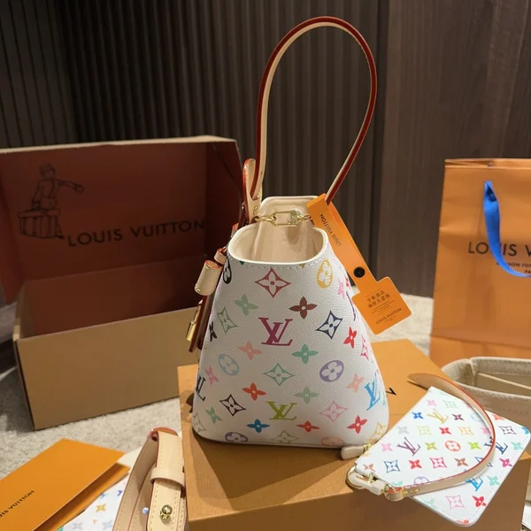 LOUIS VUITTON ルイ・ヴィトン ナノバケット