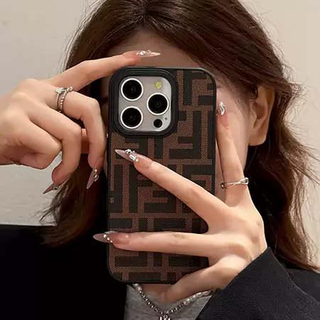 フェンディ iPhone 16/16 Pro/16 Pro Max ケース
