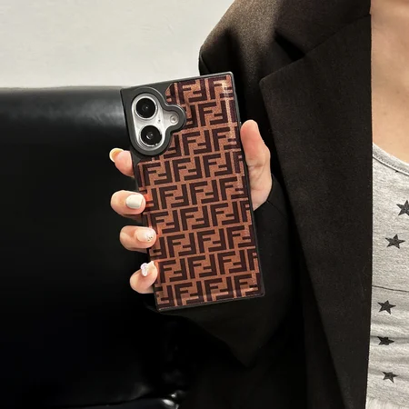 フェンディ iPhone 16/16 Pro/16 Pro Max ケース