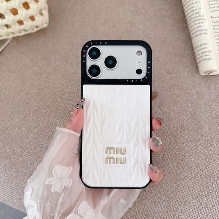 miumiu iPhone17ケース ピンク