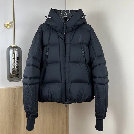 モンクレール moncler ダウン ジャケット 偽物激安通販