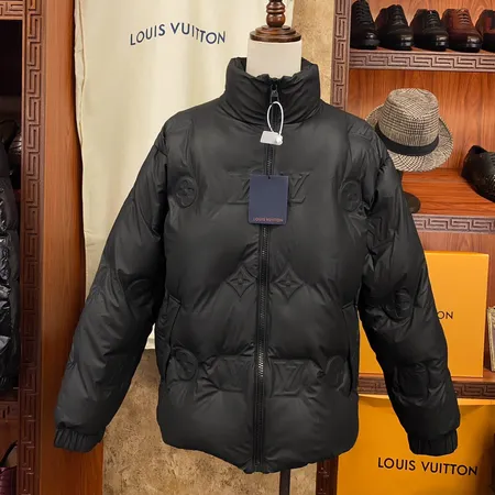 ルイヴィトン louis-vuittton ダウン ジャケット 偽物激安通販