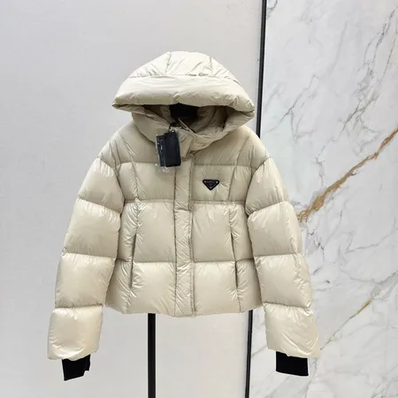 プラダ prada ダウン ジャケット コピー激安通販