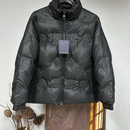 ルイヴィトン louis-vuittton ダウン ジャケット スーパーピーN級品激安