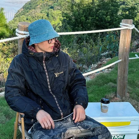 ルイヴィトン louis-vuittton ダウン ジャケット スーパーピーN級品激安