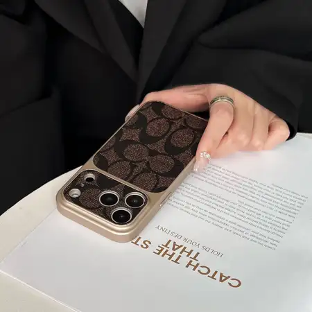コーチ シグネチャー iphone17ケース