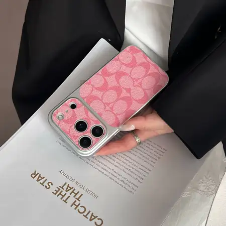 コーチ シグネチャー iphone17ケース